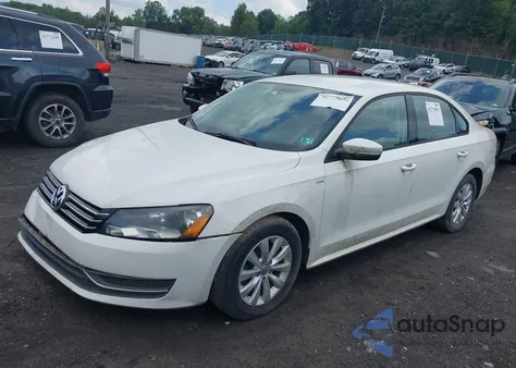 2015 Volkswagen Passat S z USA, uszkodzony, nr VIN 1VWAT7A36FC086612